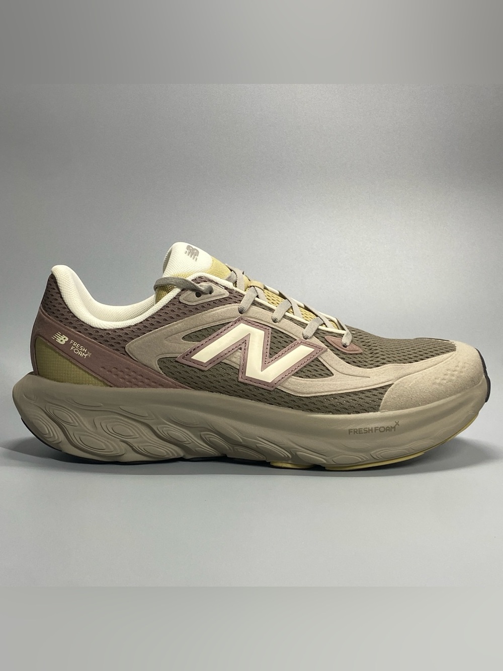 New Balance Fresh Foam Trainer UTRNAC Beige Pink Mens 10.5 Running - Picture 5 of 11